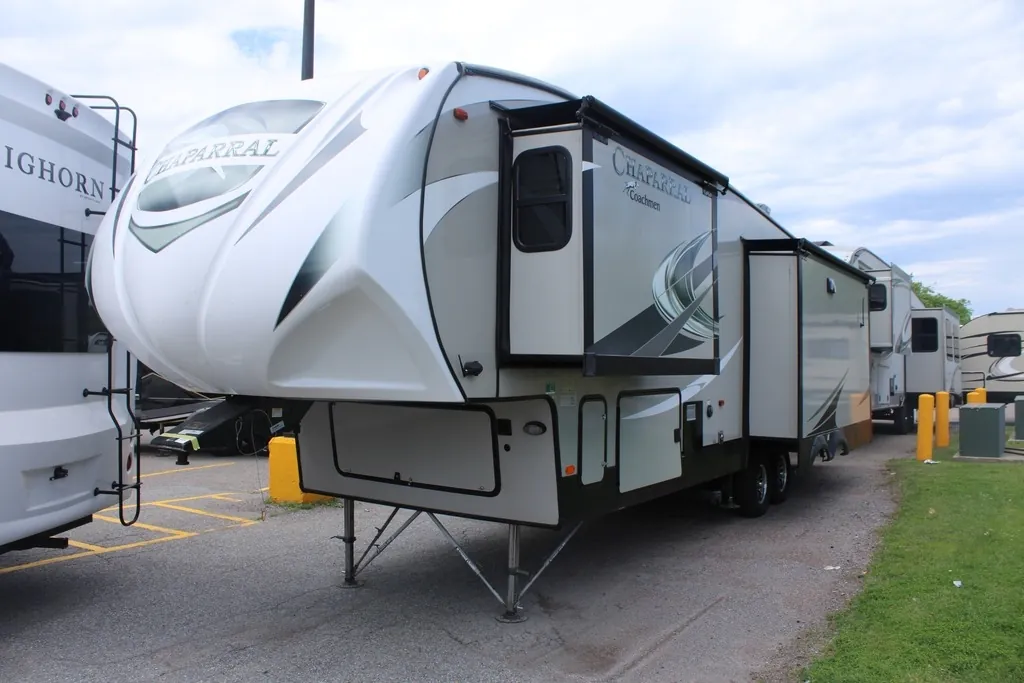 2018 Coachmen Chaparral 336TSIK - Photo 3