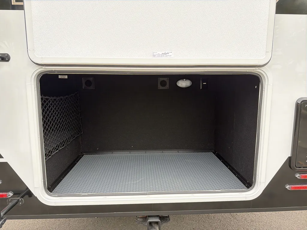 2027 Brinkley Model I 294, Photos photo 11