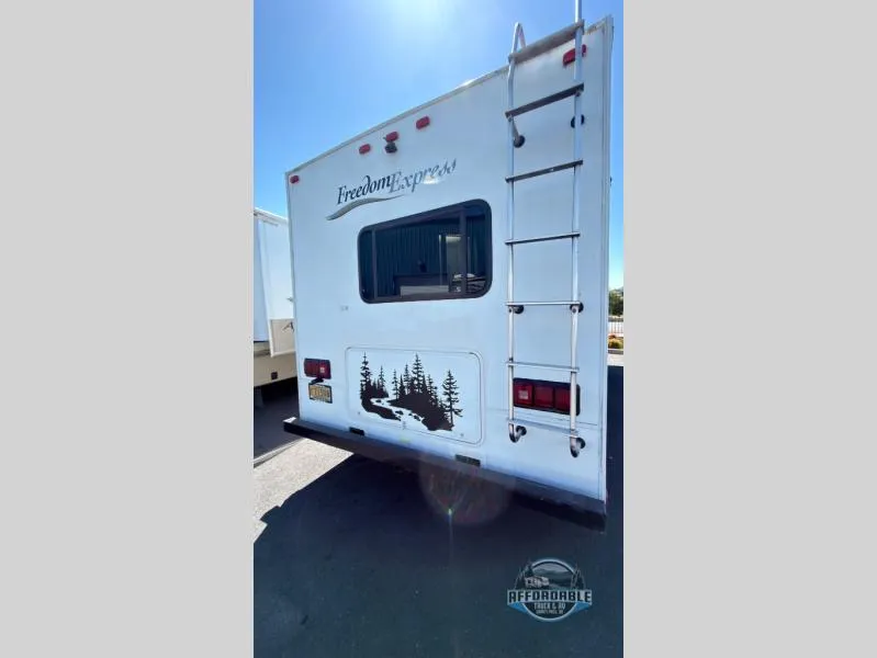 2008 Coachmen RV Freedom Express 26SO - Photo 3