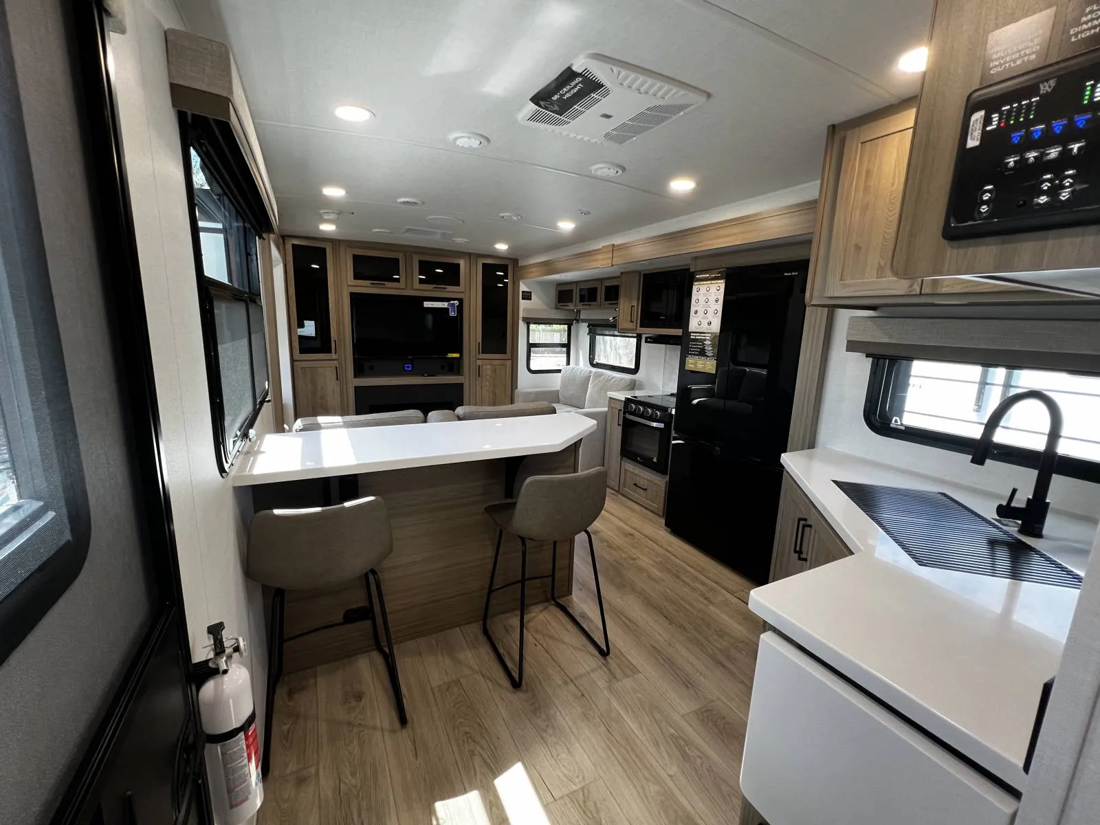 2027 Forest River Rockwood Ultra Lite 2921RL — Photo 5
