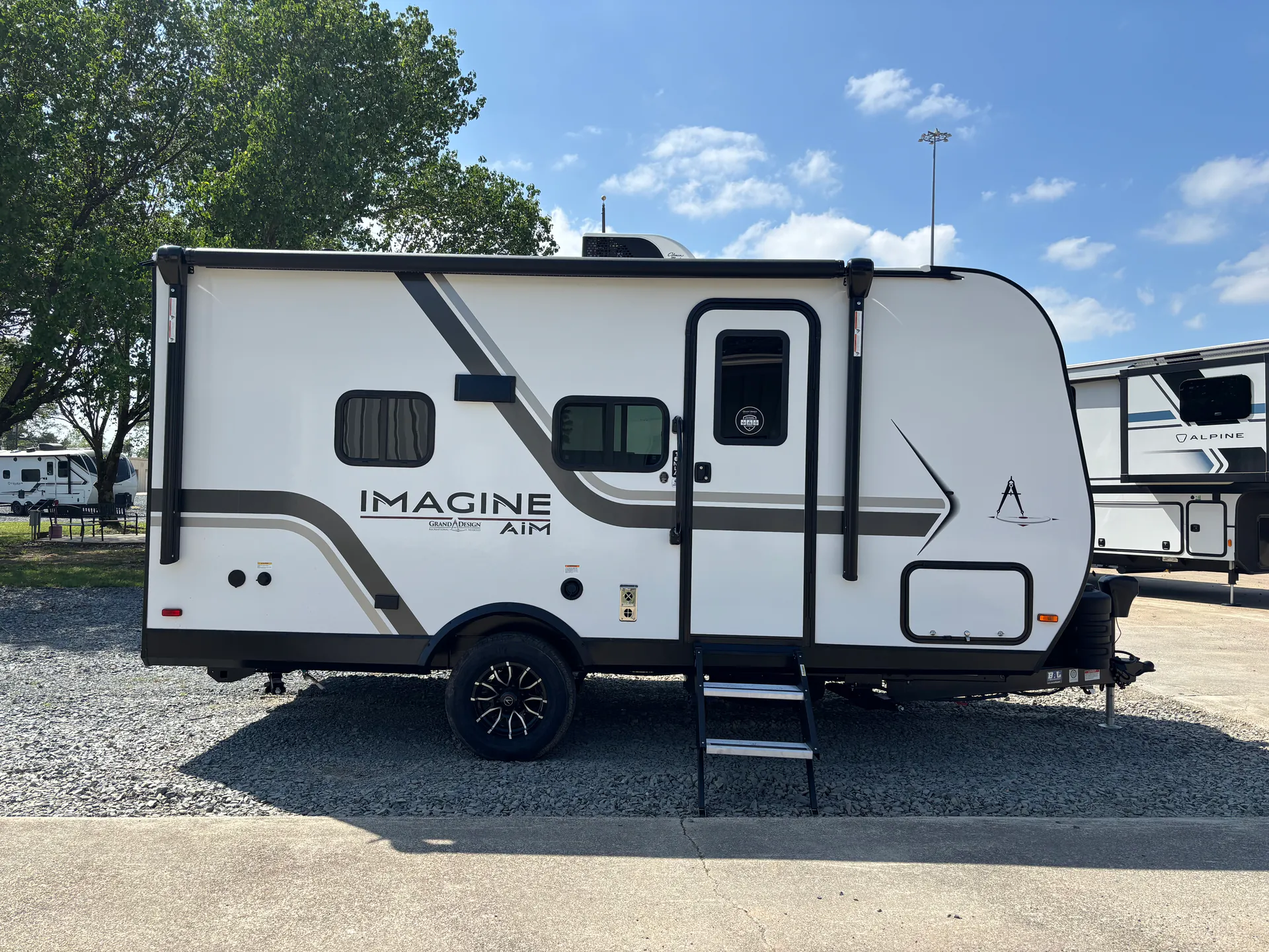 2026 Grand Design Imagine AIM 16MLA - Photo 3