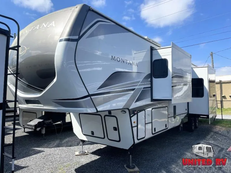 2025 Keystone Montana 3901RK - Photo 4