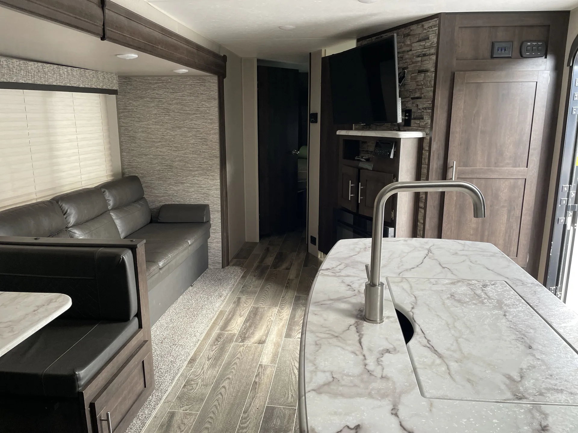 2019 K-Z Sportsmen 333BHK — living area main