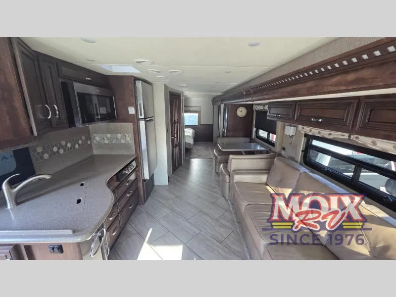 2021 Newmar Bay Star 3124 - Photo 3