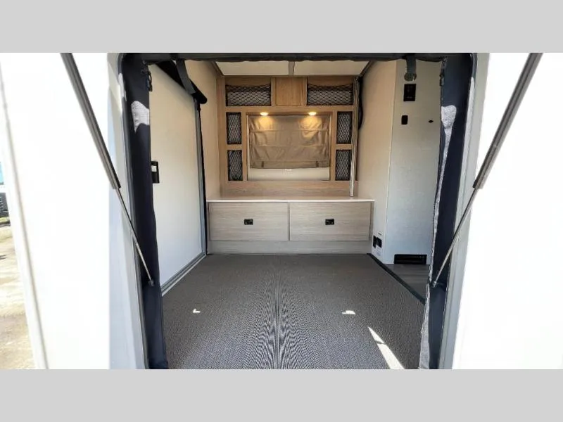 2027 Thor Motor Coach Gemini 22MT - Photo 4