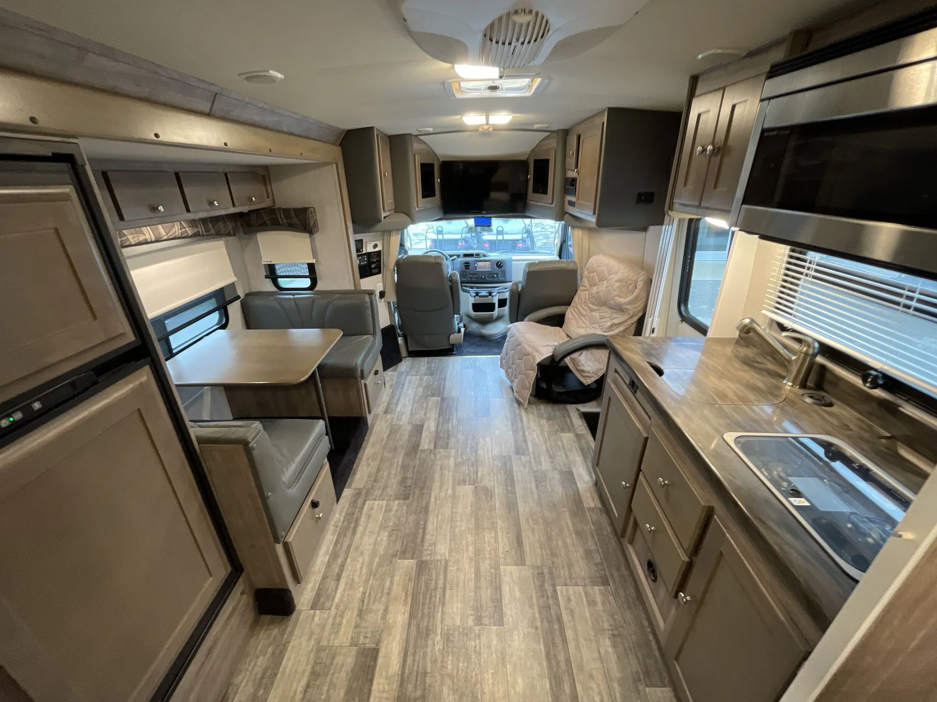 2020 Phoenix Cruiser 2351D — living area main