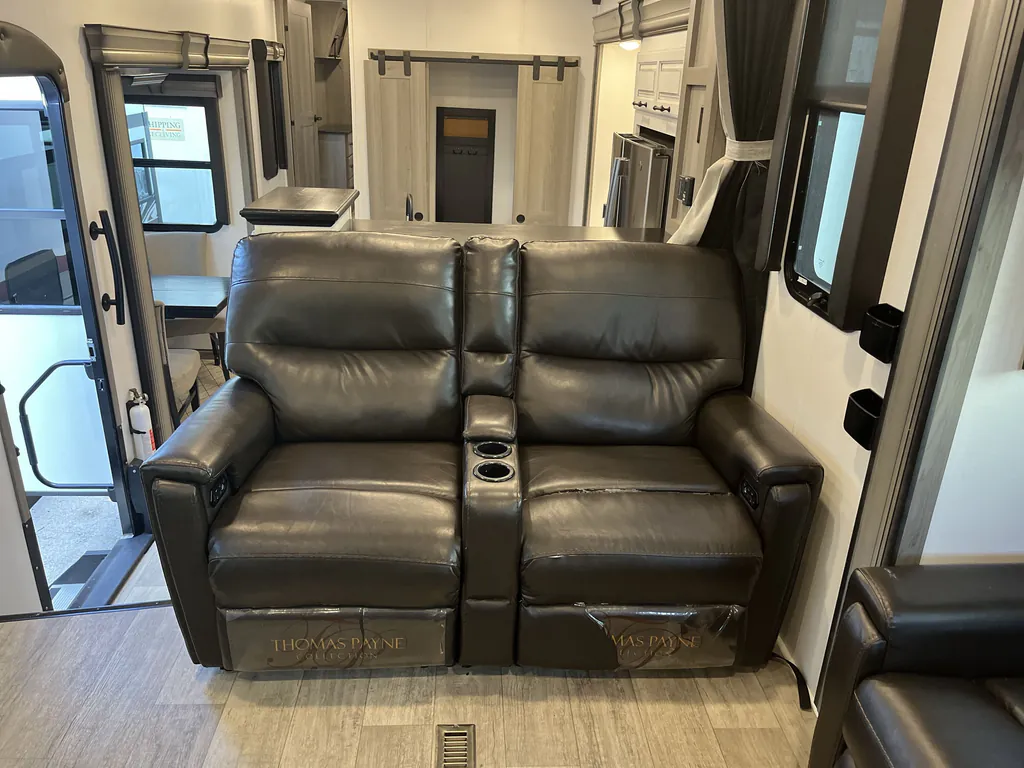 2022 Keystone Montana 3763BP, Photos photo 12