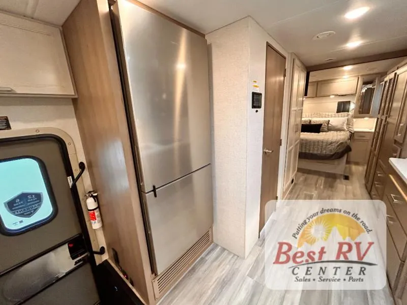 2027 Thor Motor Coach Palazzo 33.6 - Photo 4