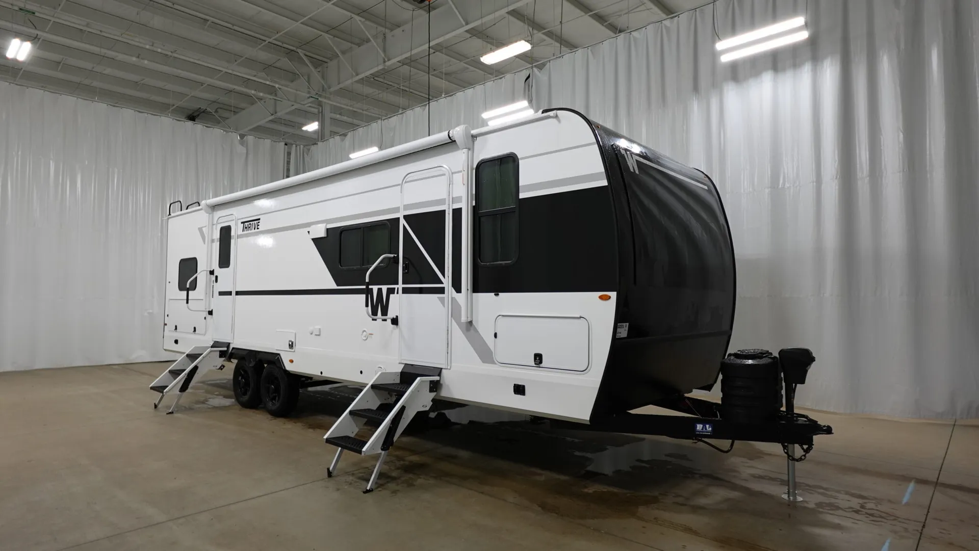 2026 Winnebago Thrive 28BHS - Photo 2