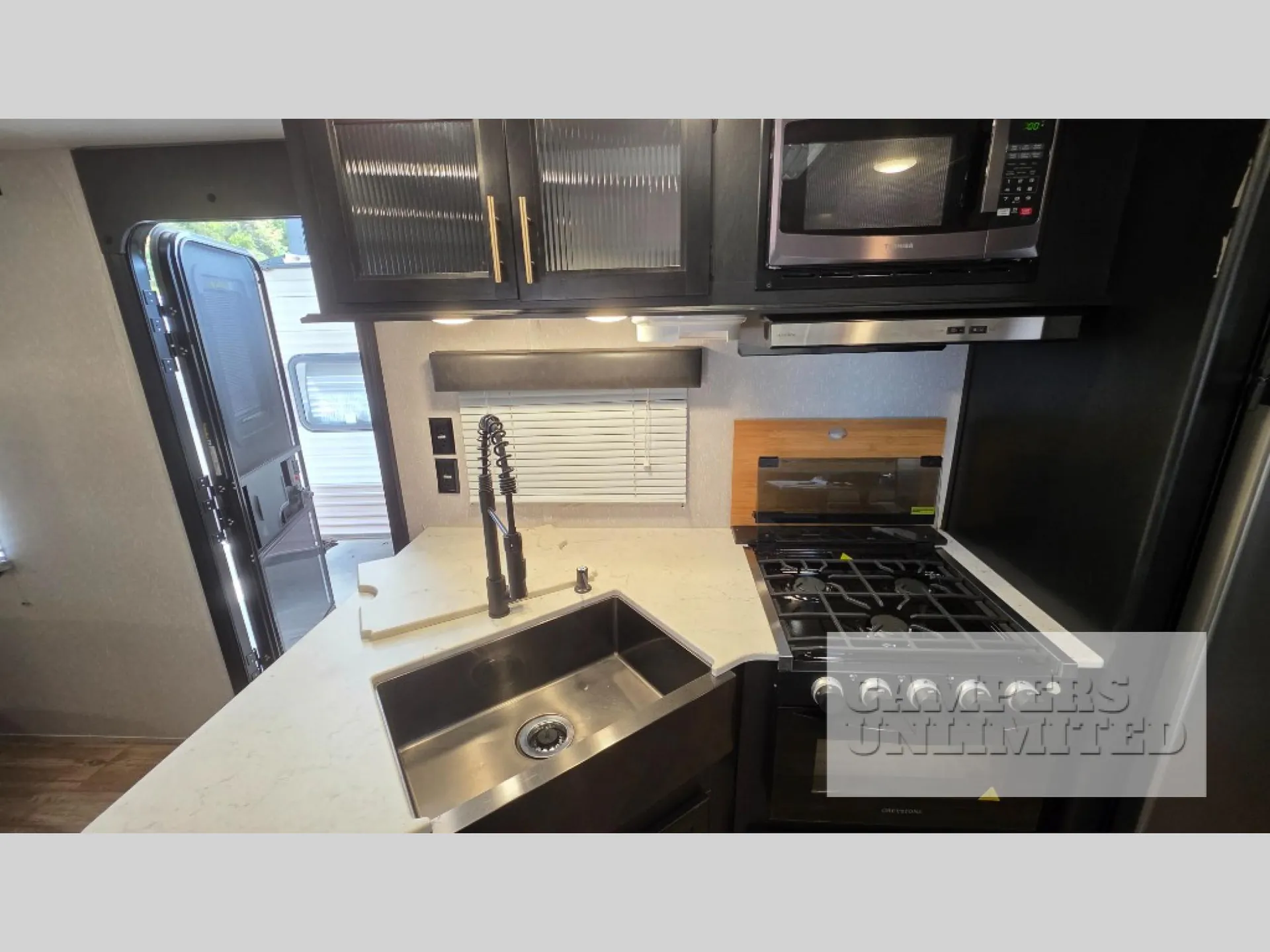 2022 Forest River Cherokee Grey Wolf 26DBH — Photo 6