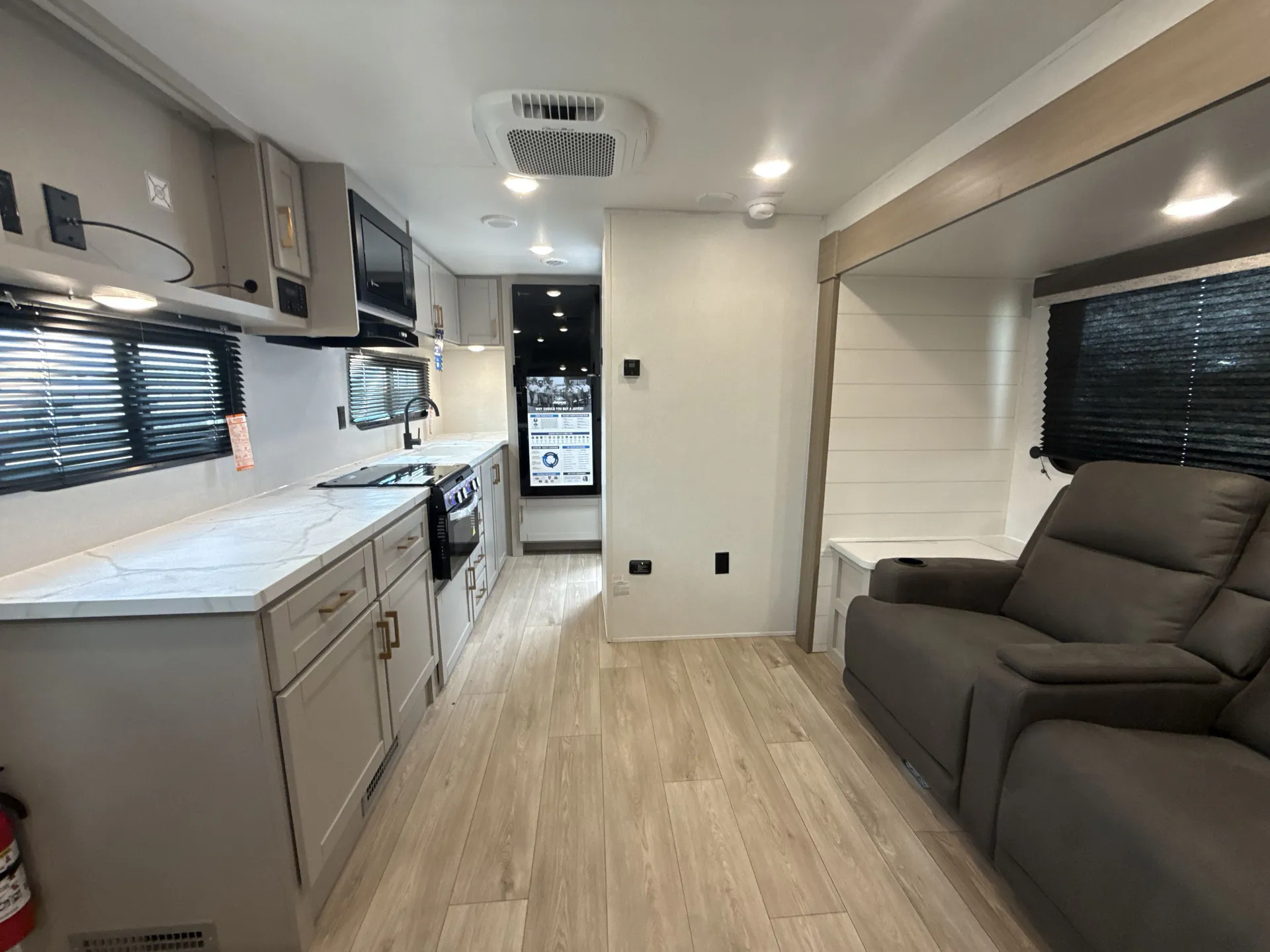 2027 Jayco Jay Flight 200MKSW - Photo 3