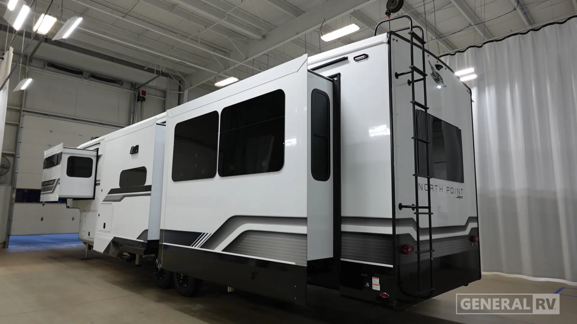 2027 Jayco North Point 381CKRE - Photo 4