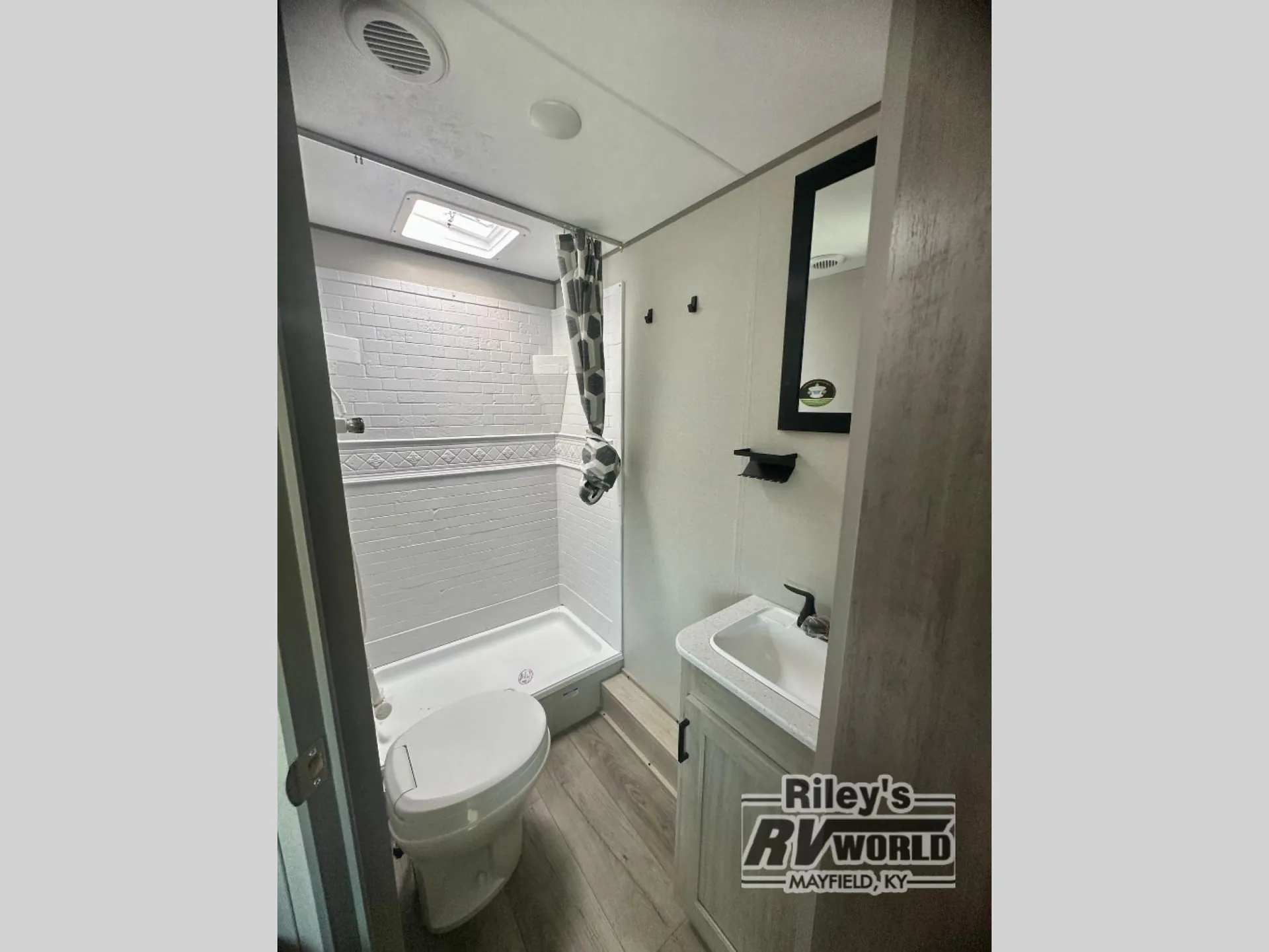 2026 Coachmen Catalina Summit Series 8 261BH - Photo 3