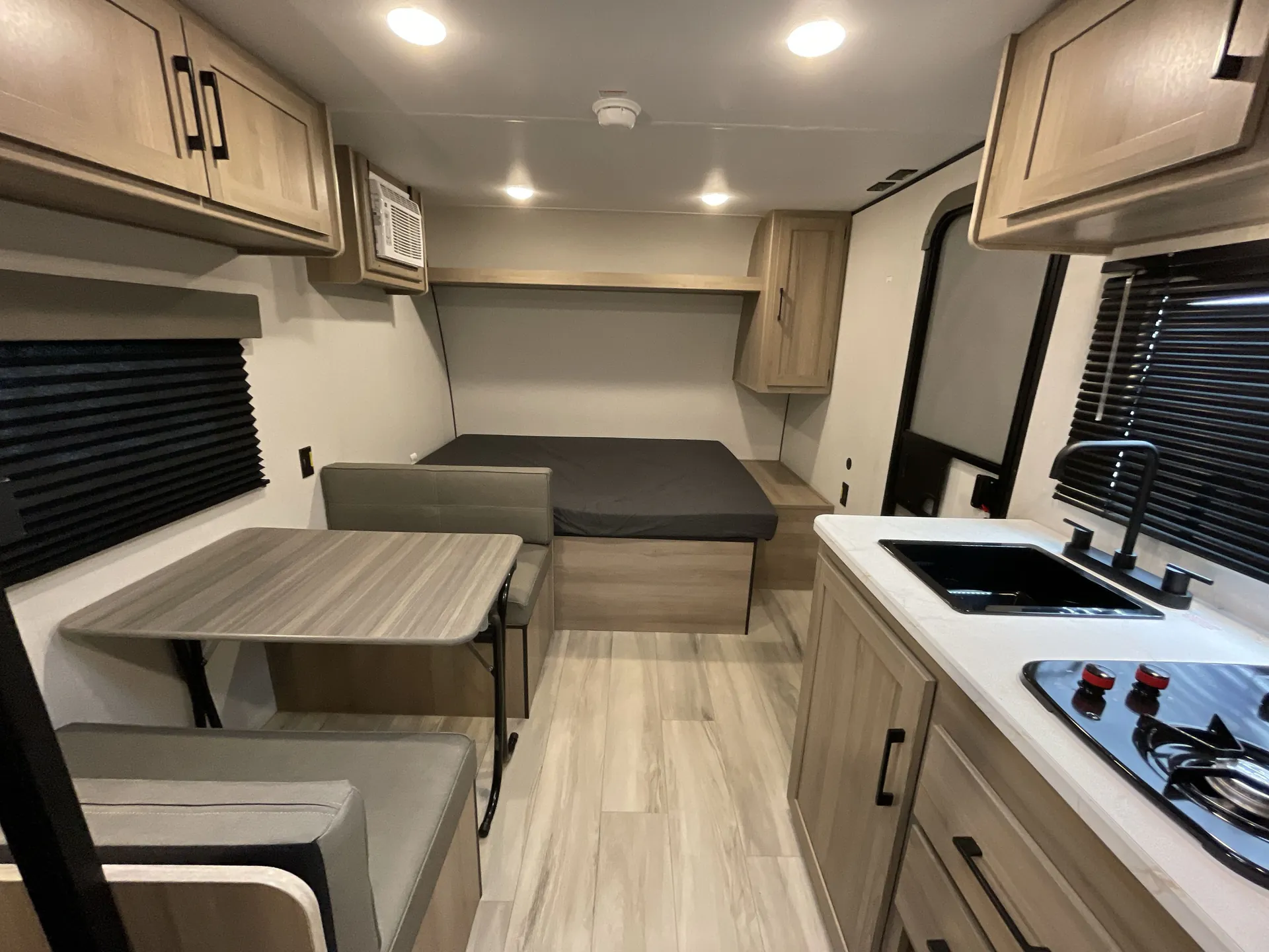 2025 Keystone Coleman 17B — living area main