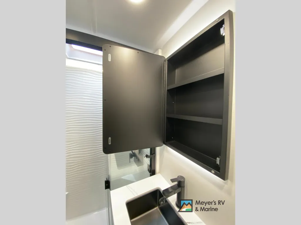 2026 Brinkley Model G 3950, Photos photo 33
