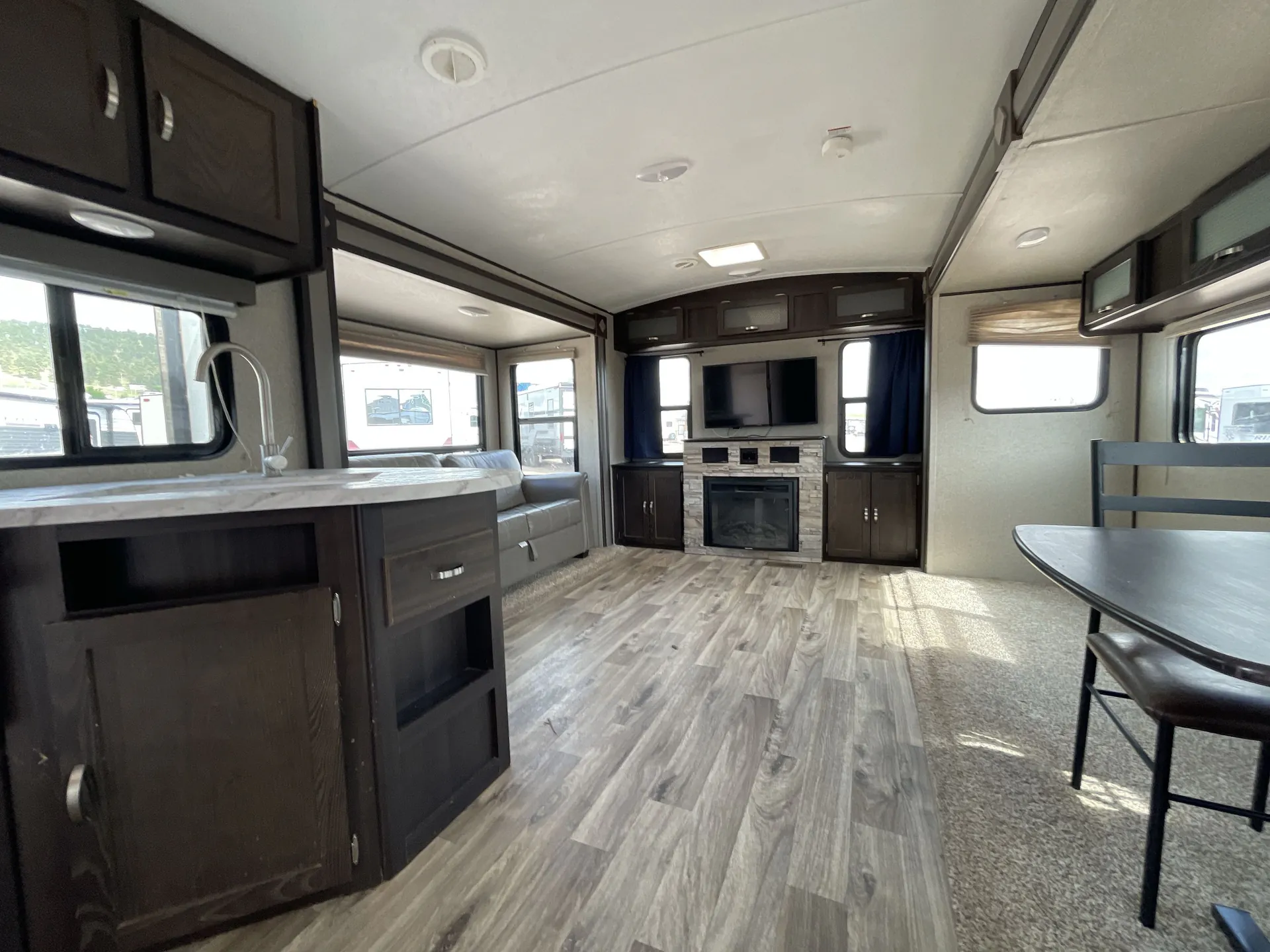 2018 Keystone Springdale 311RE - Photo 4