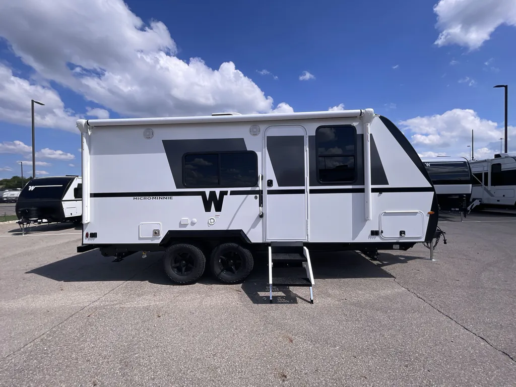 2027 Winnebago Micro Minnie 2108DS, Photos photo 3