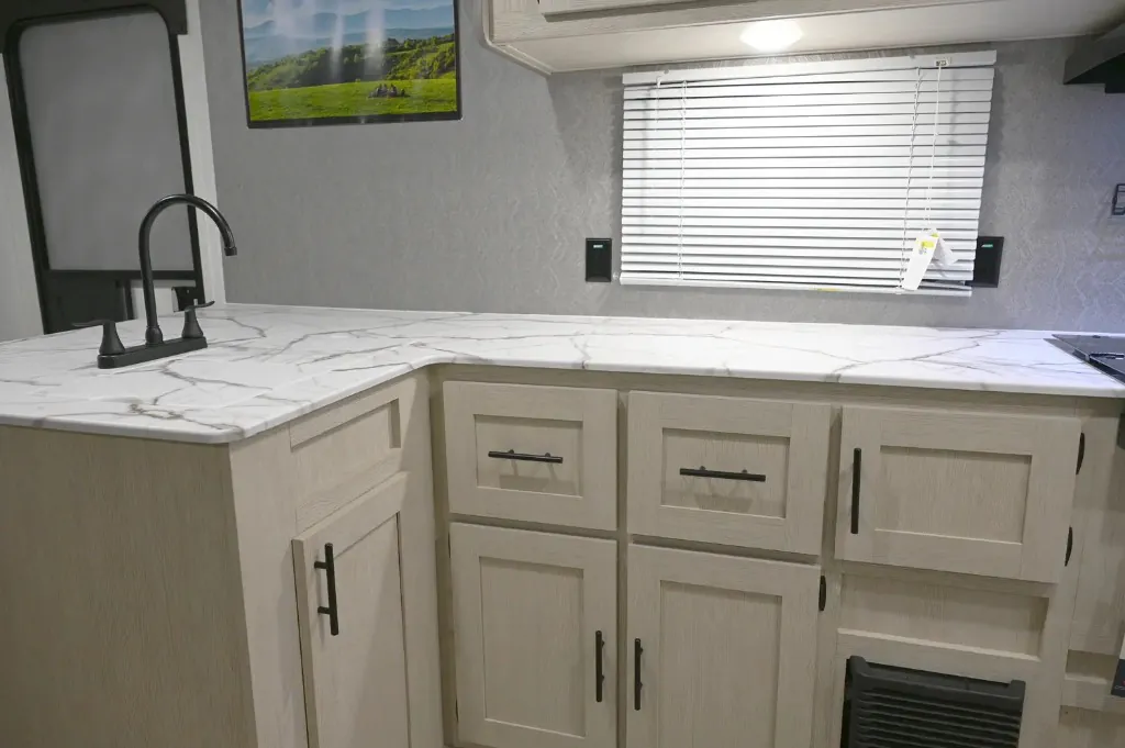 2026 Shasta RVs i-5 Edition 526RBS, Photos photo 8