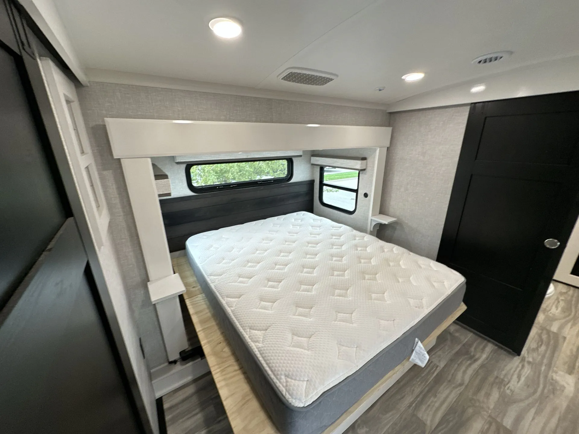 2025 Jayco Pinnacle 38FBRK - Photo 3