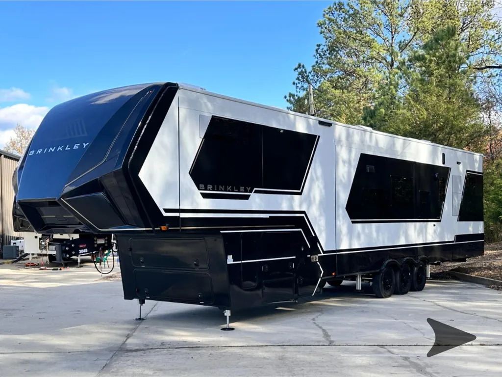 2026 Brinkley Model G 4100, Photos photo 9