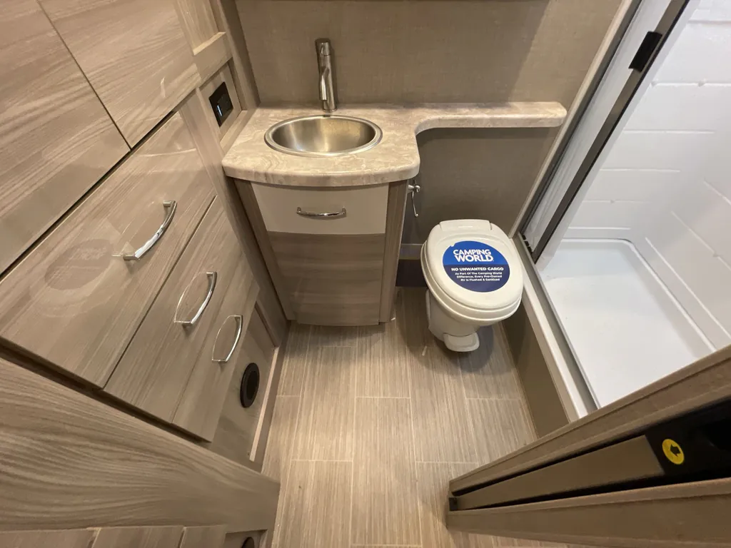 2023 Thor Motor Coach Tiburon 24FB, Photos photo 16