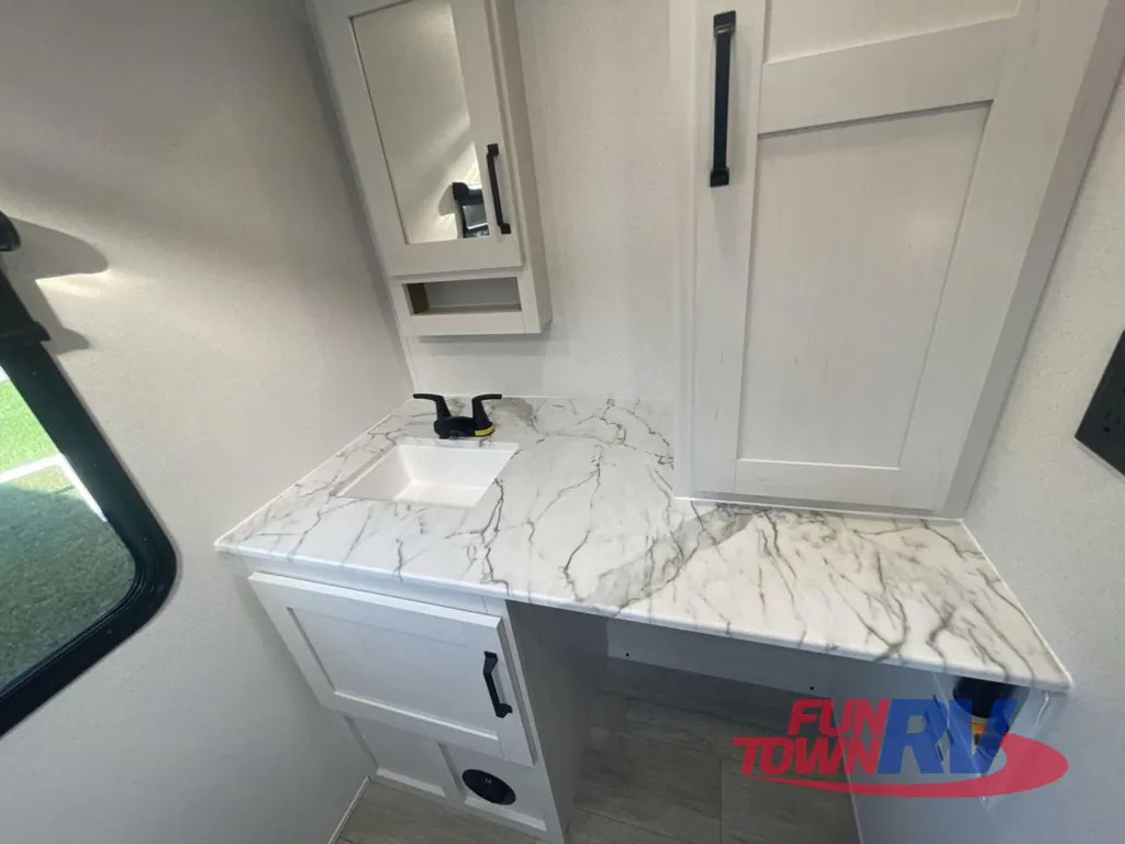 2026 Forest River Solaire 2420RBS, Photos photo 31