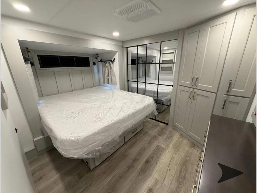 2026 Brinkley Model G 3970, Photos photo 16
