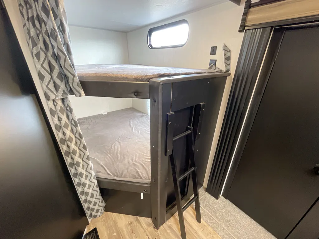 2022 Forest River Cherokee 274BRB, Photos photo 15