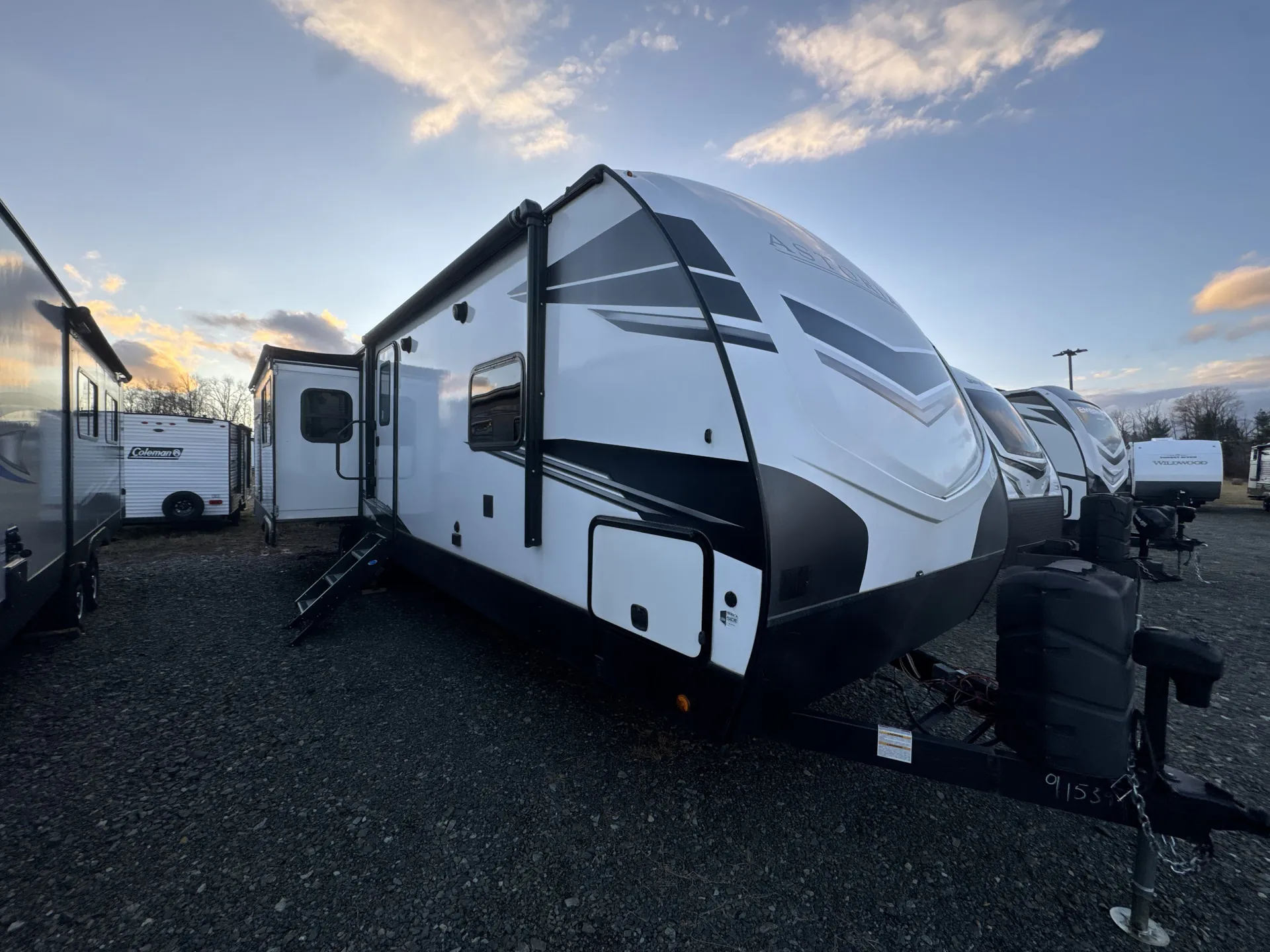 2021 Dutchmen Astoria 3373RL - Photo 2