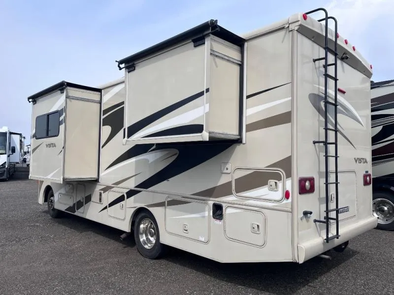 2015 Winnebago Vista 27N - Photo 3