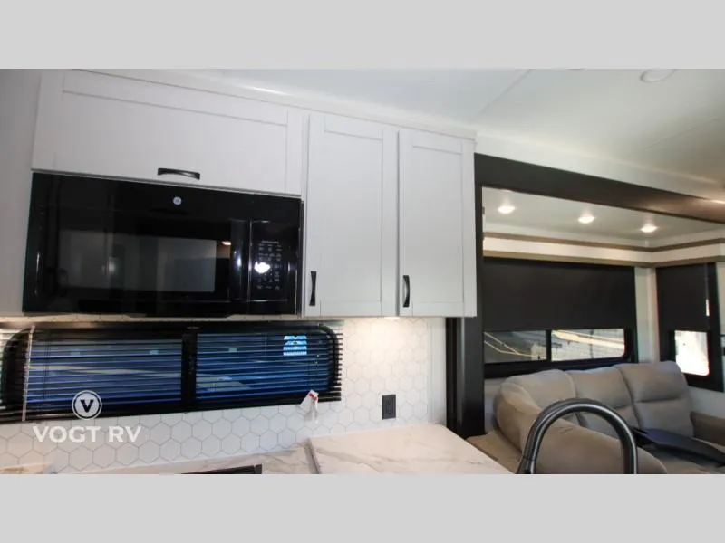 2026 Jayco Seismic 399 - Photo 4