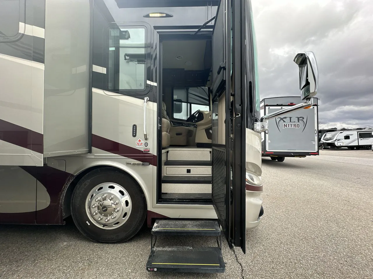 2018 Tiffin Phaeton 37 BH - Photo 2