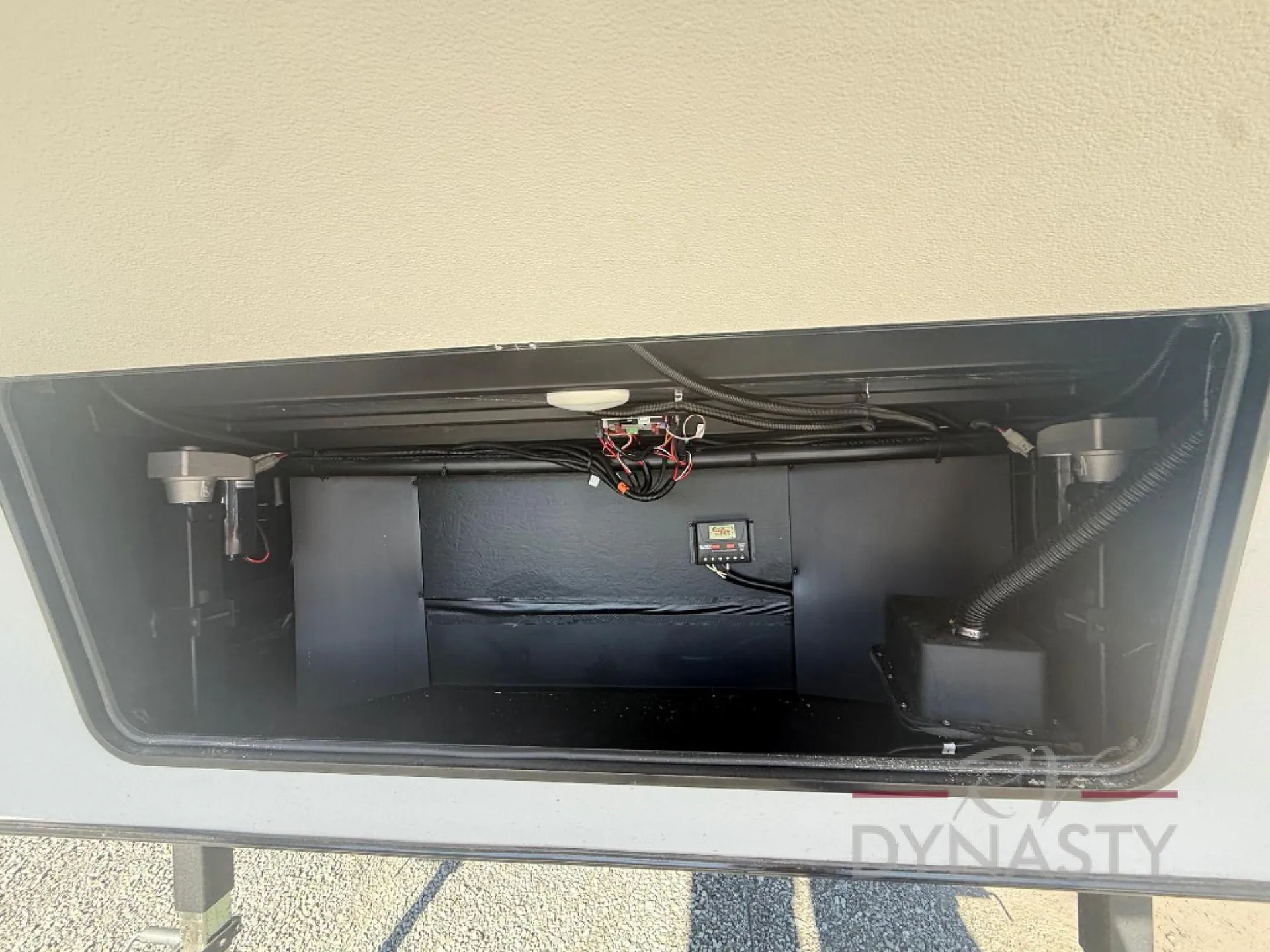 2027 Shasta Phoenix Lite 254RLS - Photo 4