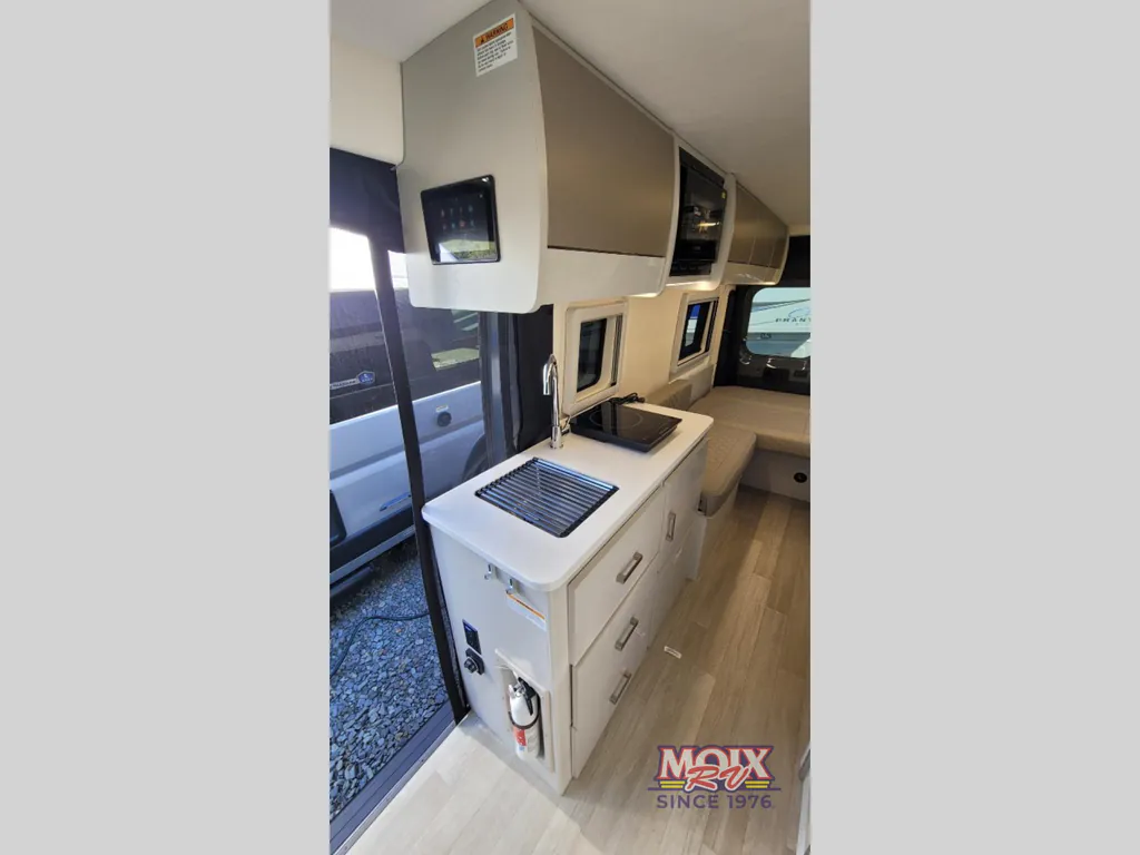 2027 Thor Motor Coach Tellaro 20Y, Photos photo 5