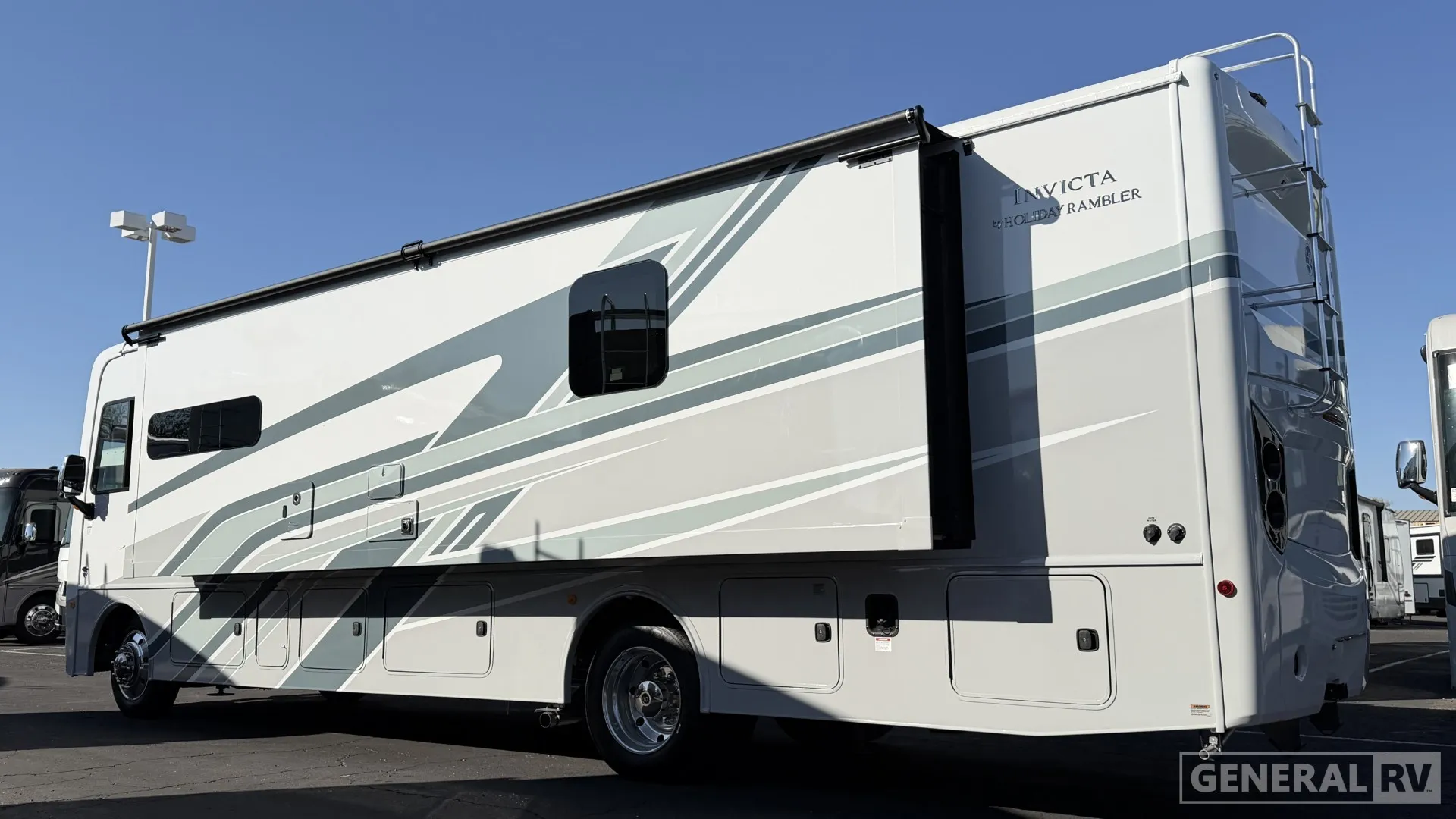2026 Holiday Rambler Invicta 33HB - Photo 4