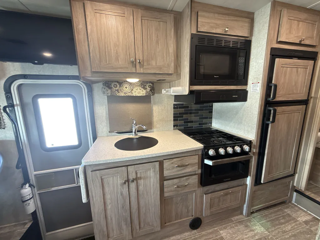 2019 Forest River Sunseeker 3050S, Photos photo 12