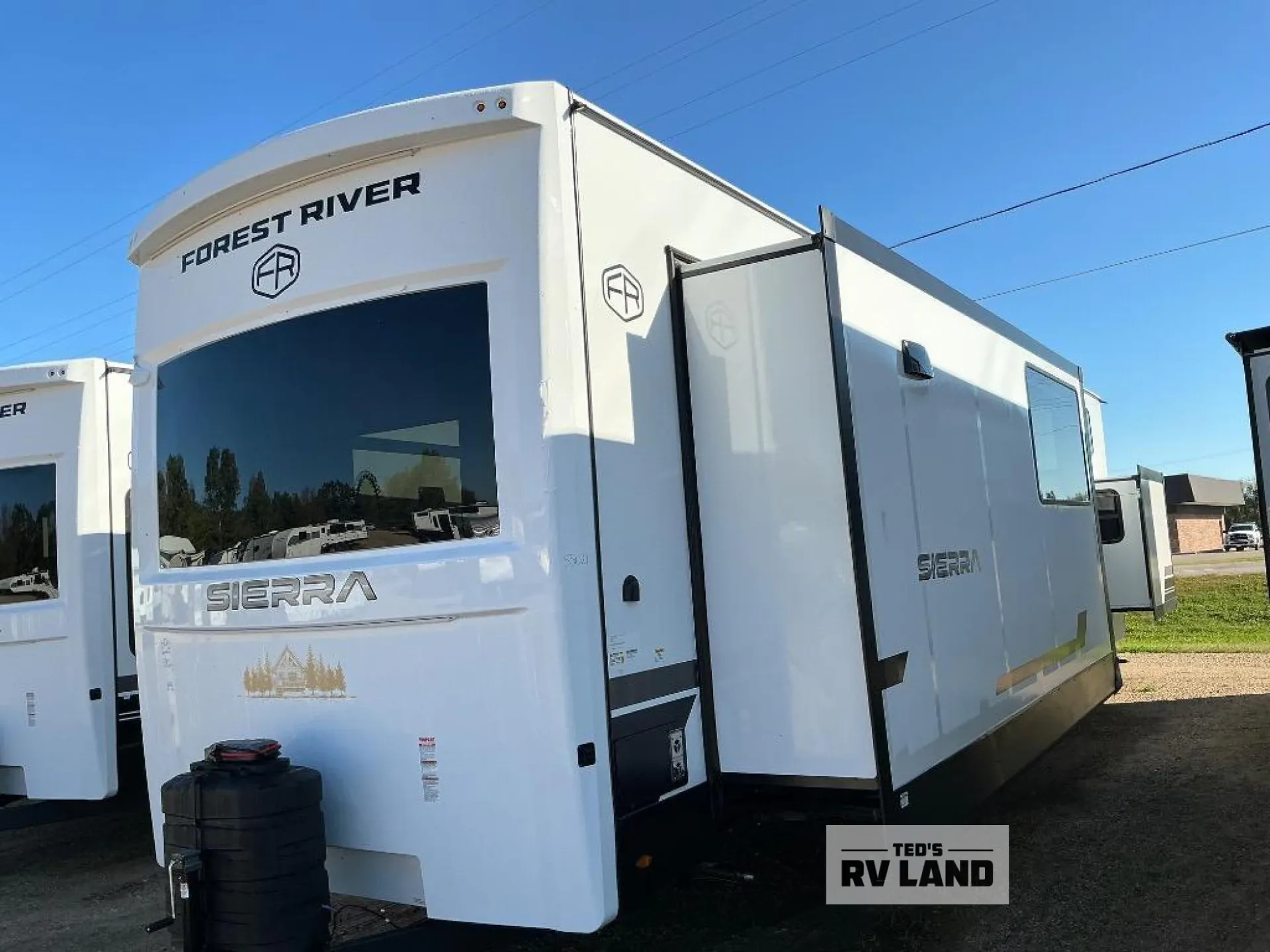 2026 Forest River Sierra Destination Trailers 422FKL - Photo 4