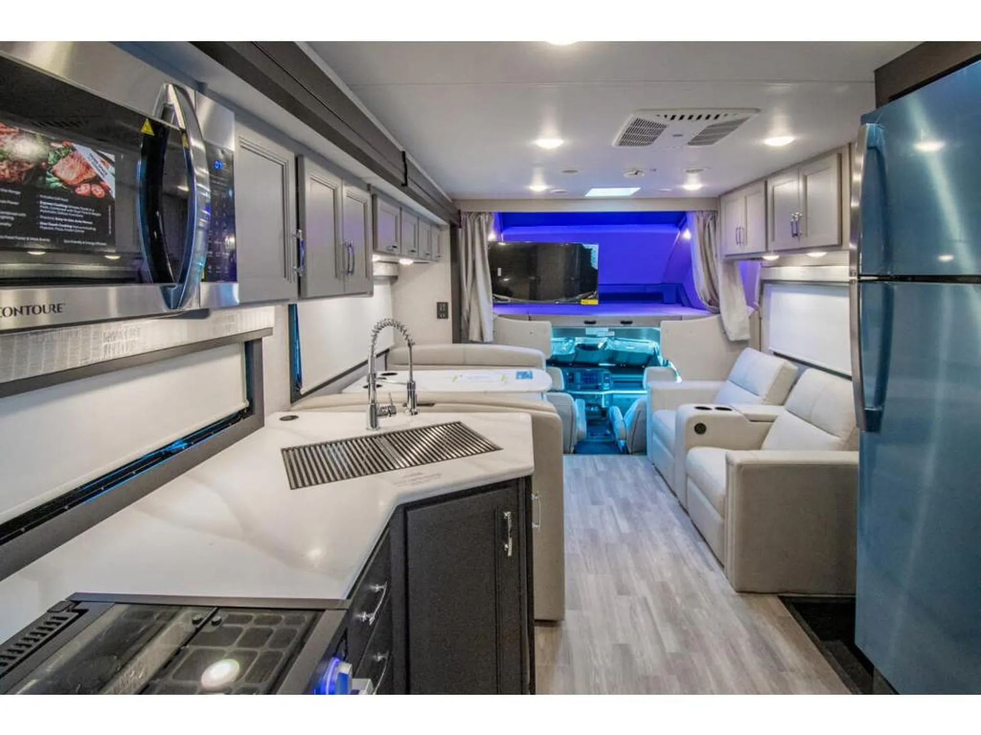 2026 Thor Motor Coach Omni Trail L35 - Photo 3