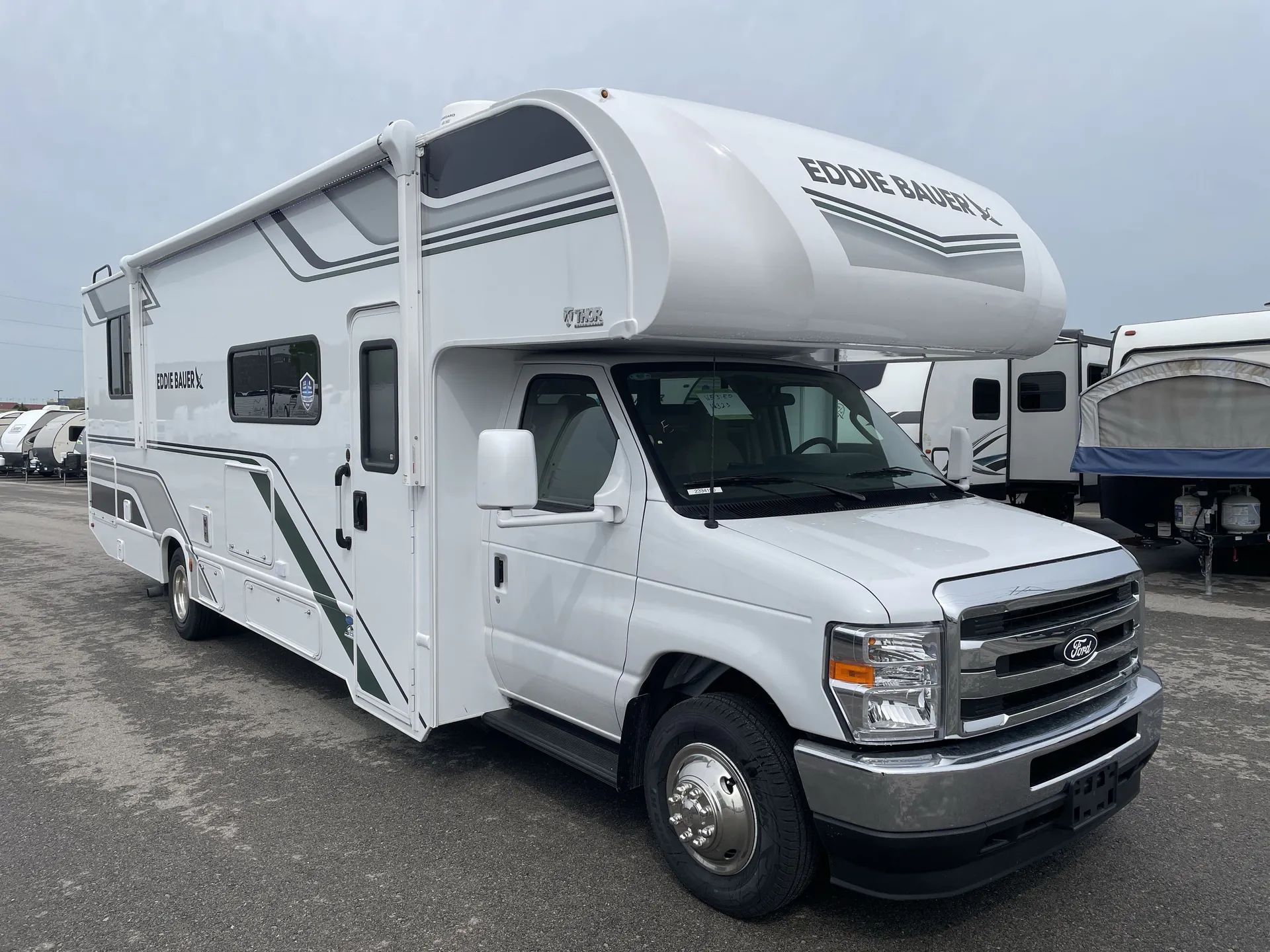 2026 Thor Motor Coach Freedom Eddie Bauer 31ED - Photo 2