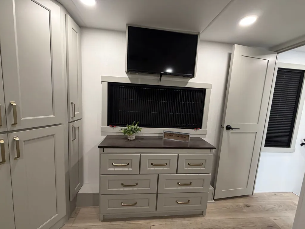 2026 Brinkley Model G 3970, Photos photo 48