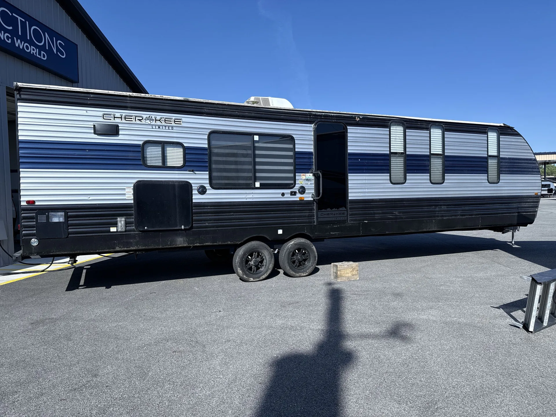 2022 Forest River Cherokee 304RK dealer photo 5 from Camping World