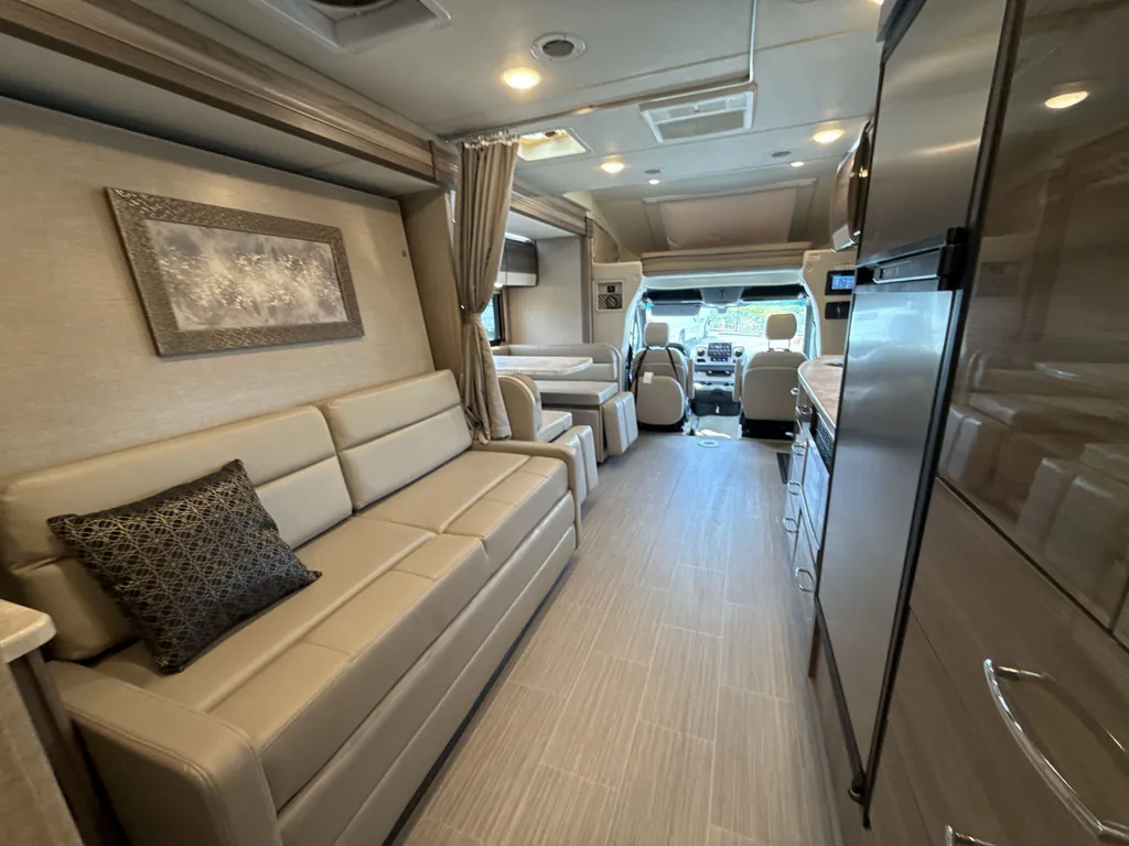 2022 Thor Motor Coach Tiburon 24FB, Photos photo 3