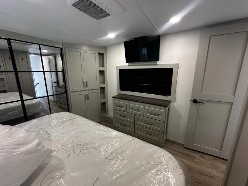 2026 Brinkley Model Z 3600, Photos photo 28