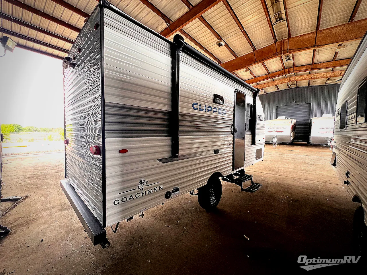 2025 Coachmen Clipper Cadet 17CFQ - Photo 3