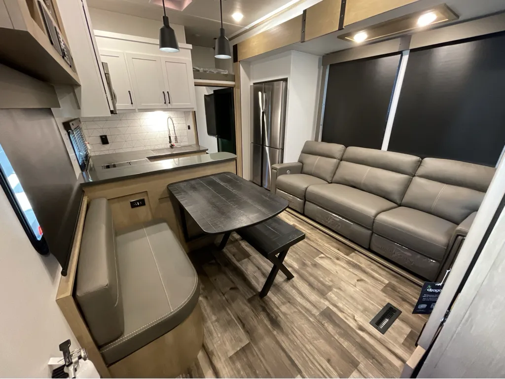 2023 Keystone Raptor 362, Photos photo 6