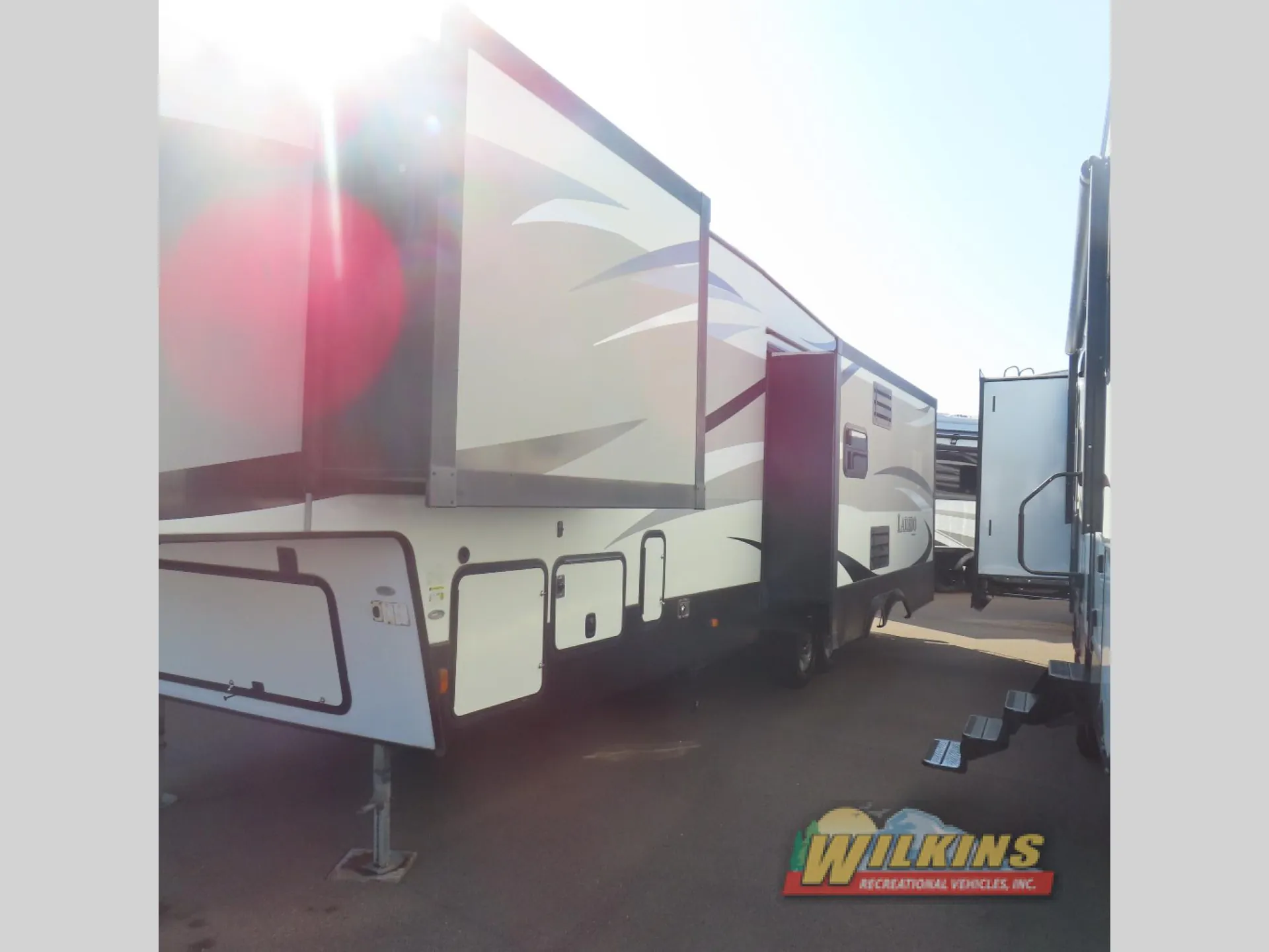 2015 Keystone Laredo 355RL - Photo 3