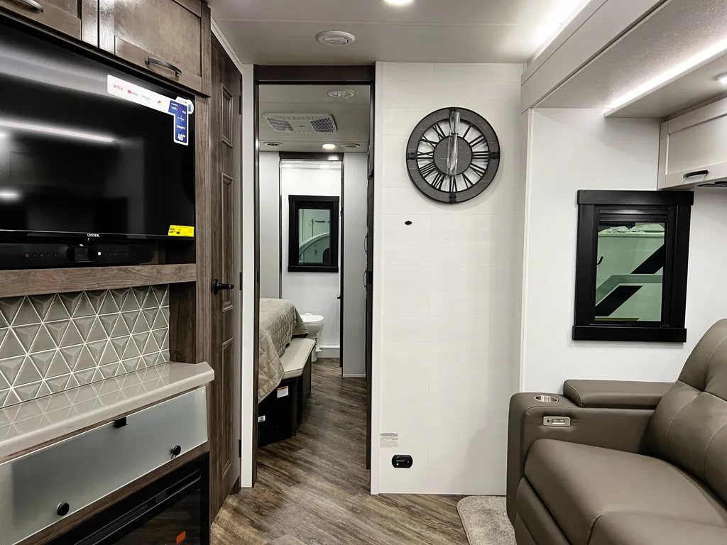 2026 Entegra Coach Accolade 37K, Photos photo 16