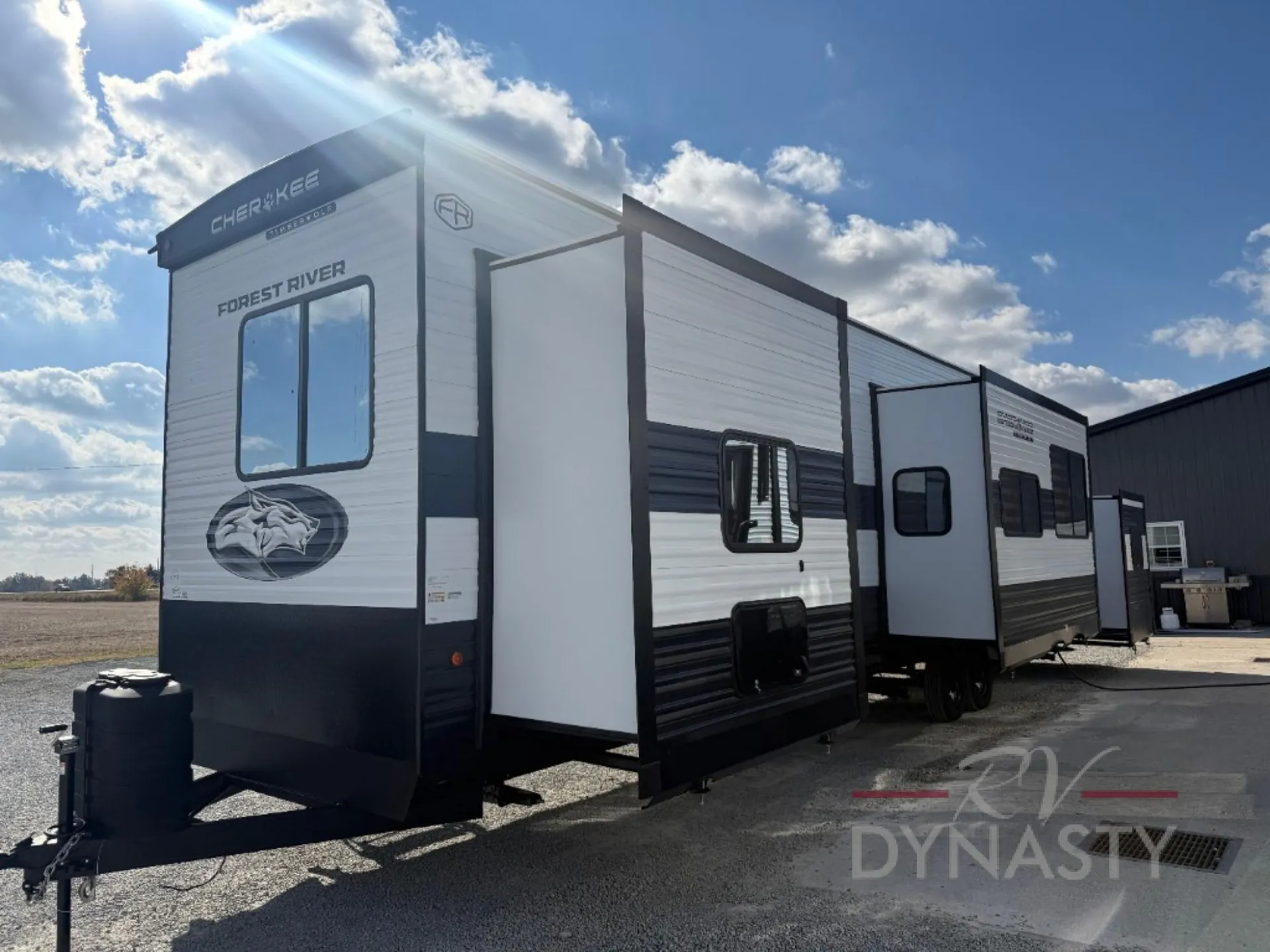 2026 Forest River Cherokee Timberwolf 39DC - Photo 3