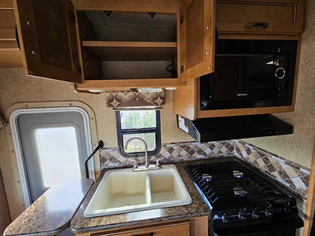 2017 Thor Motor Coach Freedom Elite 22FE, Photos photo 14