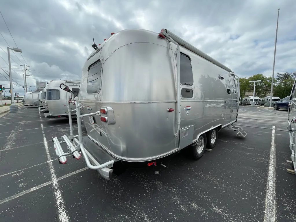 2017 Airstream International Serenity 23D - Photo 4